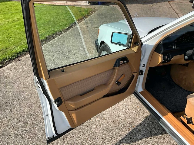 1986 mercedes-benz 200-500 (w124) combi 300 td oldtimer - afbeelding 10 van  40