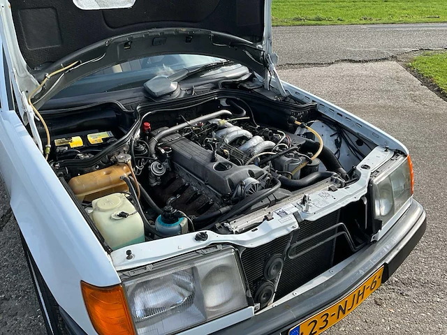 1986 mercedes-benz 200-500 (w124) combi 300 td oldtimer - afbeelding 27 van  40