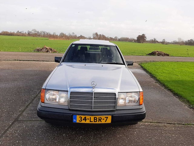 1986 mercedes-benz 200-500 (w124) personenauto - afbeelding 4 van  44