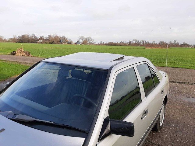 1986 mercedes-benz 200-500 (w124) personenauto - afbeelding 5 van  44