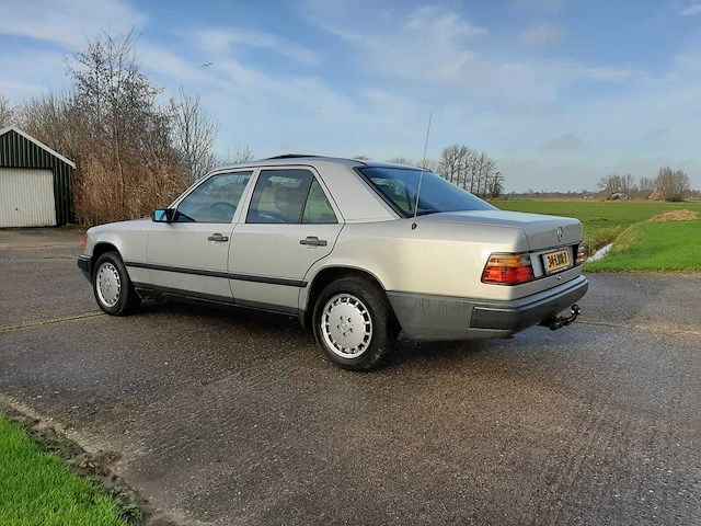 1986 mercedes-benz 200-500 (w124) personenauto - afbeelding 7 van  44