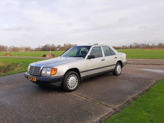 1986 mercedes-benz 200-500 (w124) personenauto - afbeelding 1 van  44