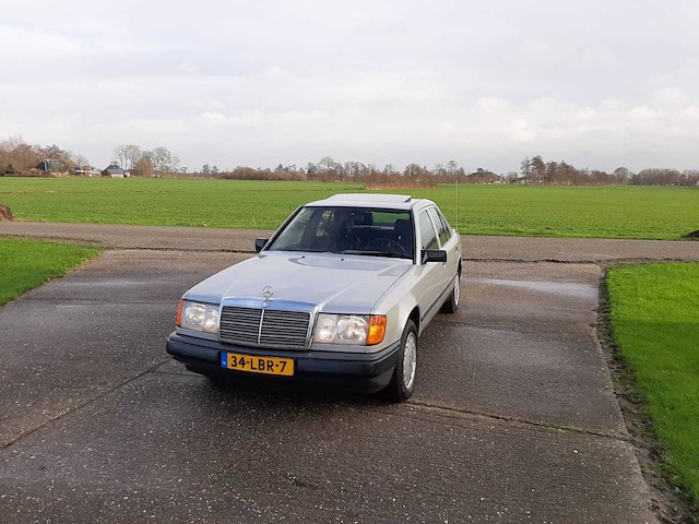 1986 mercedes-benz 200-500 (w124) personenauto - afbeelding 12 van  44