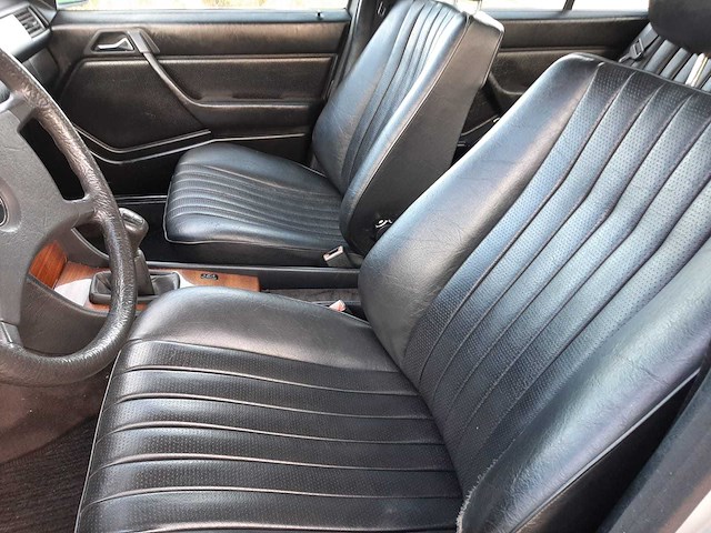 1986 mercedes-benz 200-500 (w124) personenauto - afbeelding 28 van  44