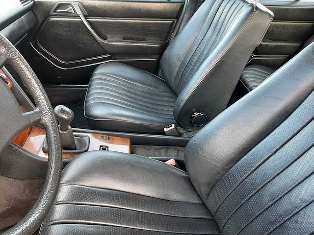 1986 mercedes-benz 200-500 (w124) personenauto - afbeelding 30 van  44