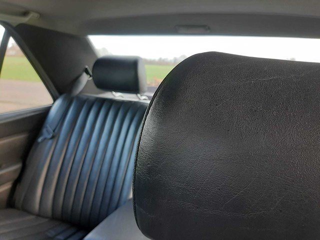 1986 mercedes-benz 200-500 (w124) personenauto - afbeelding 37 van  44