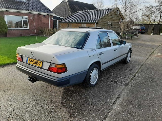 1986 mercedes-benz 200-500 (w124) personenauto - afbeelding 42 van  44