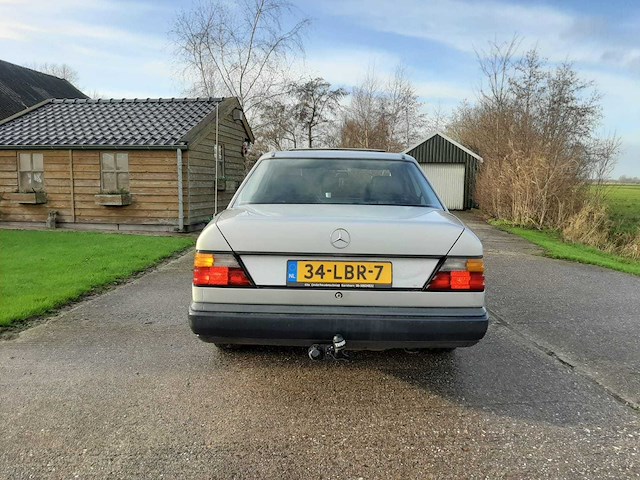 1986 mercedes-benz 200-500 (w124) personenauto - afbeelding 43 van  44