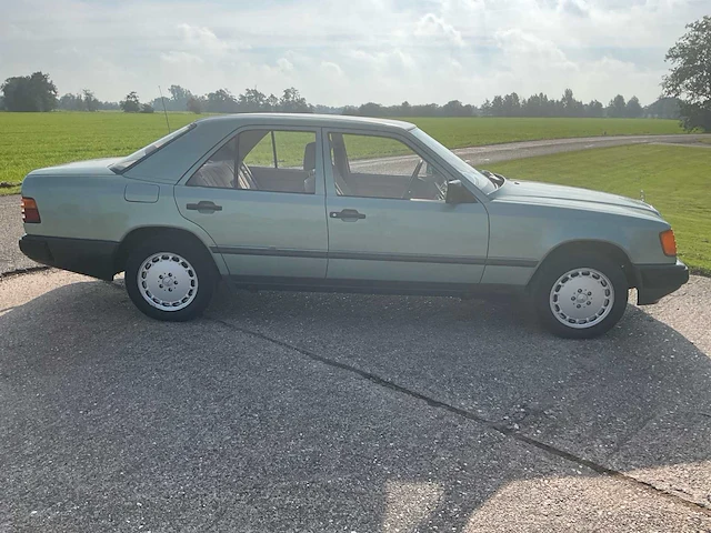 1986 mercedes-benz 200 d 200d 124 oldtimer - afbeelding 19 van  36