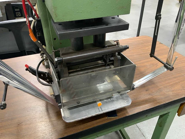 1986 wsk 891 industriële folie nummerstempel- en preegmachine - afbeelding 5 van  8