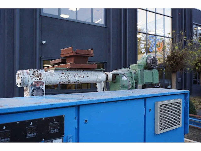 1987 - weber - ds 8.5 complete pipe extrusion line - extruders - afbeelding 9 van  13