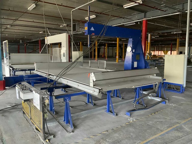 1987 albrecht bäumer kg is/‘a’ verticale schuimrubber snijmachine - afbeelding 1 van  7