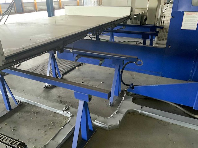 1987 albrecht bäumer kg is/‘a’ verticale schuimrubber snijmachine - afbeelding 4 van  7