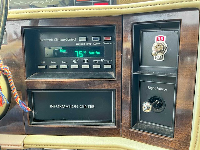 1987 cadillac de ville coupé oldtimer - afbeelding 16 van  37