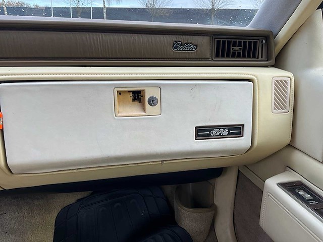 1987 cadillac de ville coupé oldtimer - afbeelding 9 van  37