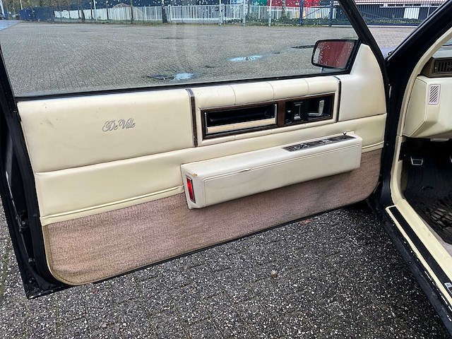 1987 cadillac de ville coupé oldtimer - afbeelding 1 van  37