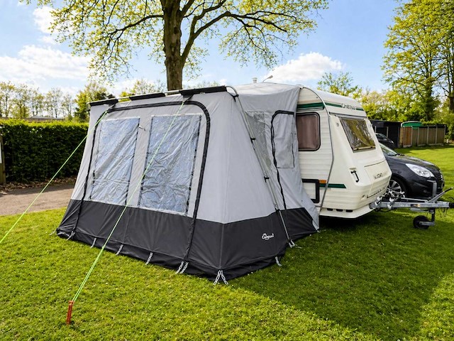 1987 chateau 330 caravan - afbeelding 2 van  7