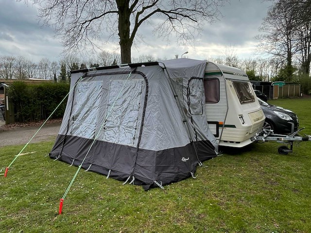 1987 chateau 330 caravan - afbeelding 3 van  7