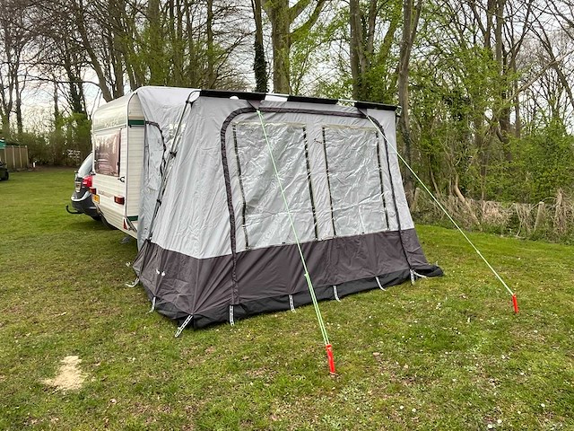 1987 chateau 330 caravan - afbeelding 4 van  7