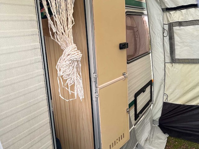 1987 chateau 330 caravan - afbeelding 6 van  7