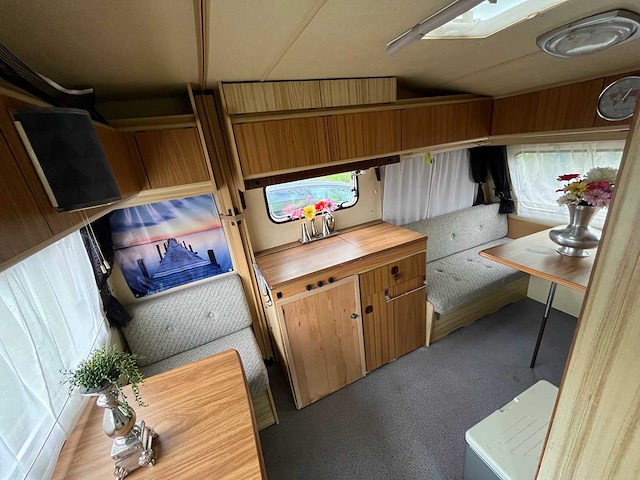 1987 chateau 330 caravan - afbeelding 8 van  28
