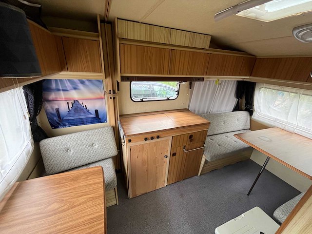 1987 chateau 330 caravan - afbeelding 9 van  28