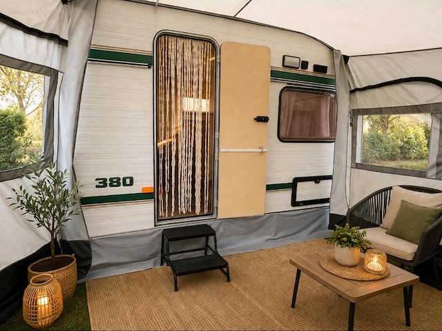 1987 chateau 330 caravan - afbeelding 11 van  28