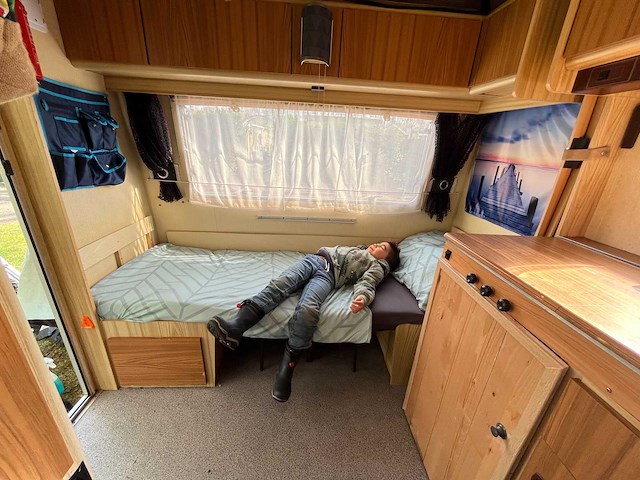 1987 chateau 330 caravan - afbeelding 21 van  28