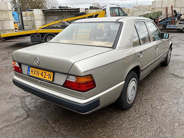 1987 daimler benz 200-500 (w124) e300 personenauto - afbeelding 13 van  18