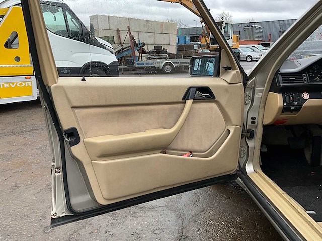 1987 daimler benz 200-500 (w124) e300 personenauto - afbeelding 16 van  18