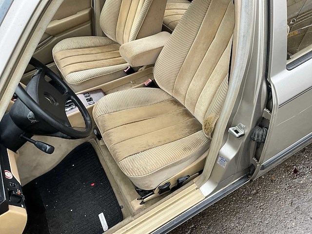 1987 daimler benz 200-500 (w124) e300 personenauto - afbeelding 17 van  18