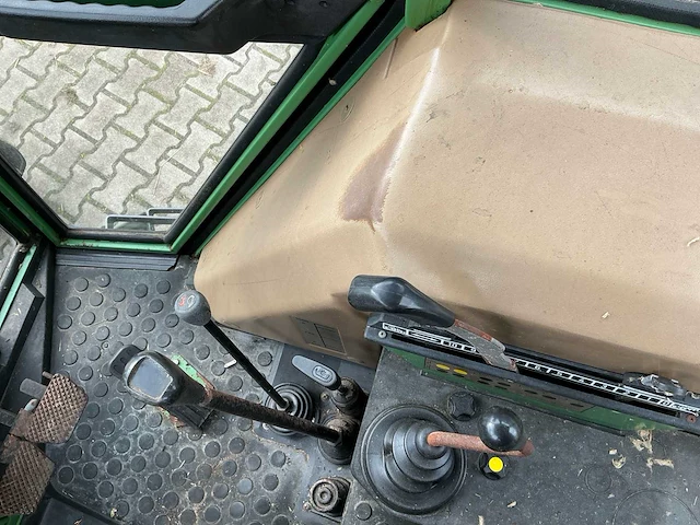 1987 fendt farmer 305ls tweewielaangedreven landbouwtractor - afbeelding 21 van  31