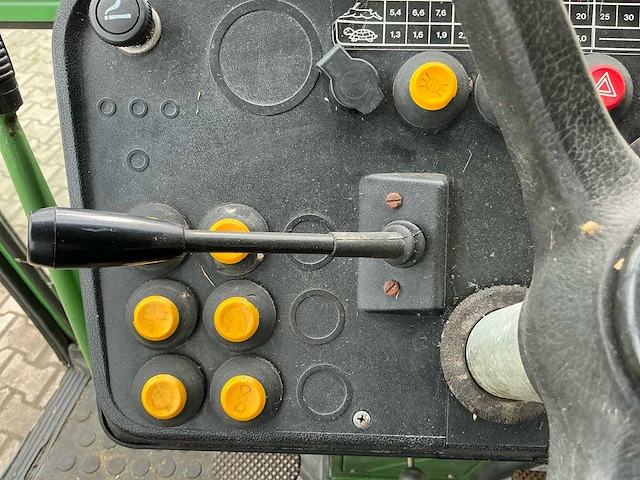 1987 fendt farmer 305ls tweewielaangedreven landbouwtractor - afbeelding 18 van  30