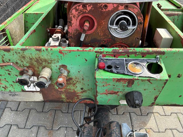 1987 isartaler fs75 schroefcompressor op aanhangwagen - afbeelding 6 van  7