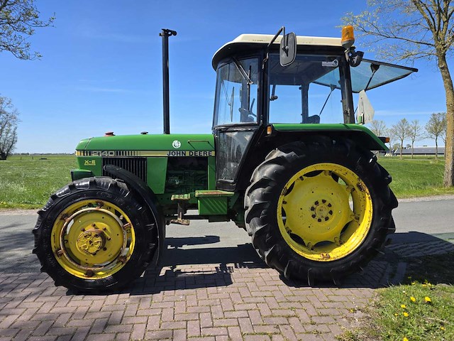 1987 john deere 2140 vierwielaangedreven landbouwtractor - afbeelding 3 van  35