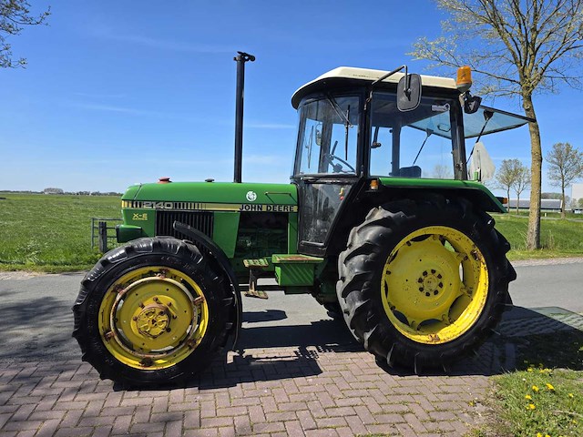1987 john deere 2140 vierwielaangedreven landbouwtractor - afbeelding 23 van  35