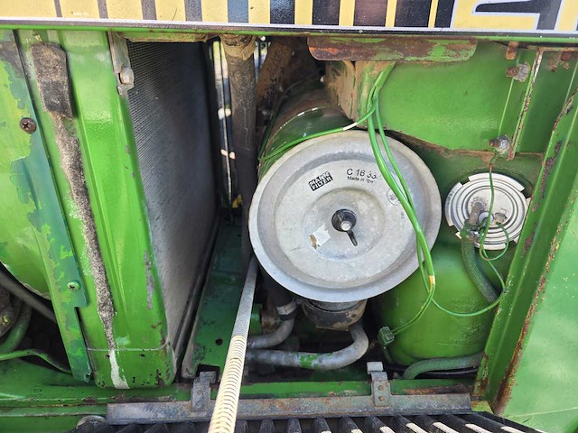 1987 john deere 2140 vierwielaangedreven landbouwtractor - afbeelding 26 van  35