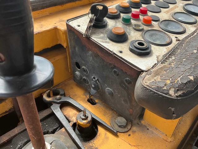 1987 liebherr pr721c bulldozer - afbeelding 19 van  41
