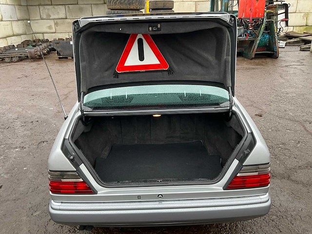 1987 mercedes-benz 200-500 (w124) 230ce personenauto - afbeelding 11 van  29