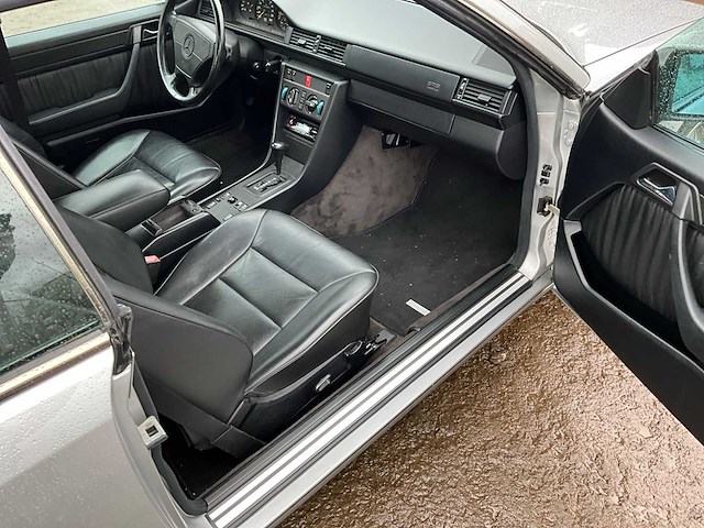 1987 mercedes-benz 200-500 (w124) 230ce personenauto - afbeelding 15 van  29