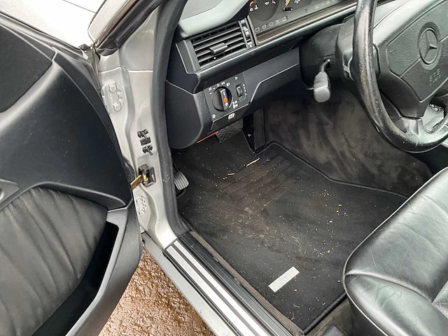 1987 mercedes-benz 200-500 (w124) 230ce personenauto - afbeelding 26 van  29