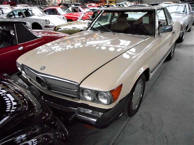 1987 mercedes-benz 560 sl roadster | german classic sports car - afbeelding 11 van  33