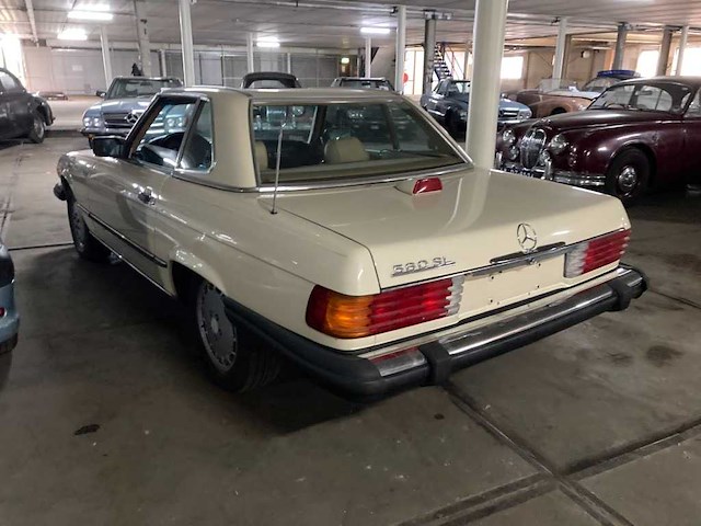 1987 mercedes-benz 560 sl roadster | german classic sports car - afbeelding 24 van  33