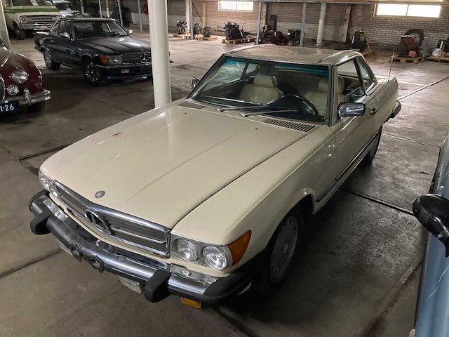 1987 mercedes-benz 560 sl roadster | german classic sports car - afbeelding 26 van  33