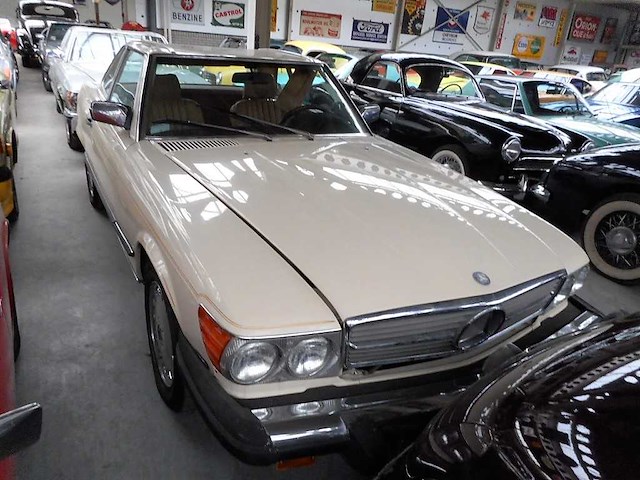 1987 mercedes-benz 560 sl roadster | german classic sports car - afbeelding 28 van  33
