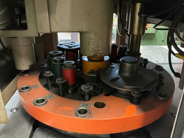 1987 nisshinbo mtp-500 ponsmachine - afbeelding 2 van  57