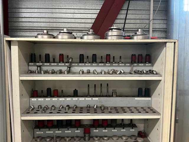 1987 nisshinbo mtp-500 ponsmachine - afbeelding 22 van  57