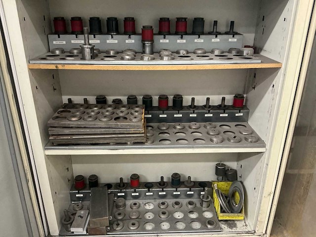 1987 nisshinbo mtp-500 ponsmachine - afbeelding 24 van  57