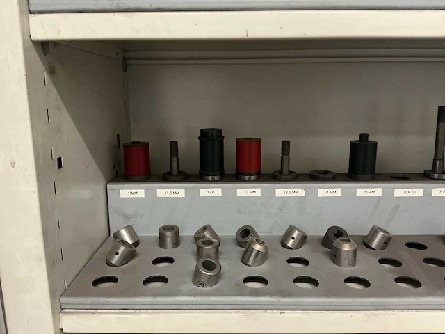 1987 nisshinbo mtp-500 ponsmachine - afbeelding 31 van  57