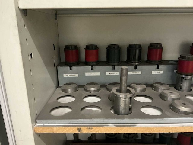 1987 nisshinbo mtp-500 ponsmachine - afbeelding 32 van  57